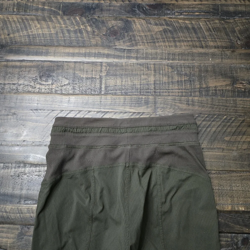 LULULEMON Dance Studio Crop Pants‎ | 4